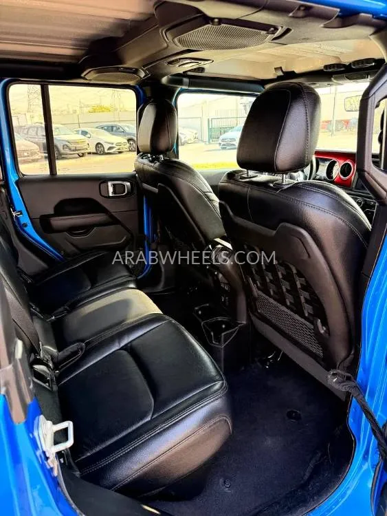 Jeep Gladiator 2022 for Sale in Dubai Image-11