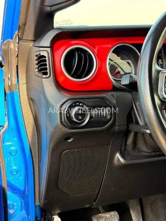 Jeep Gladiator 2022 for Sale in Dubai Image-19