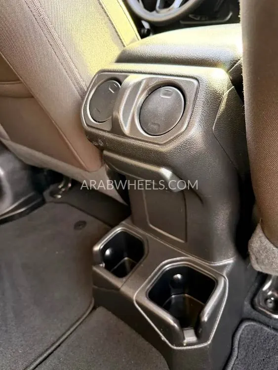 Jeep Wrangler 2022 for Sale in Dubai Image-2