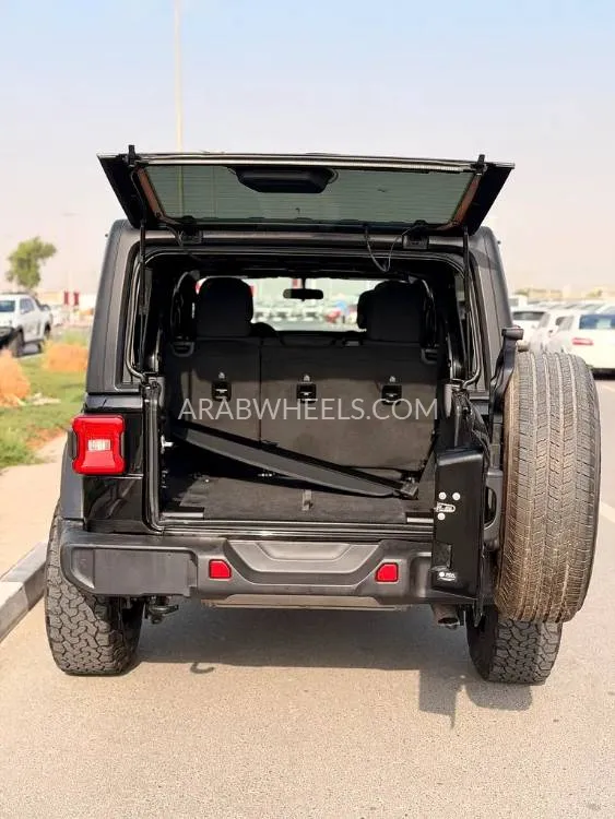 Jeep Wrangler 2023 for Sale in Dubai Image-9