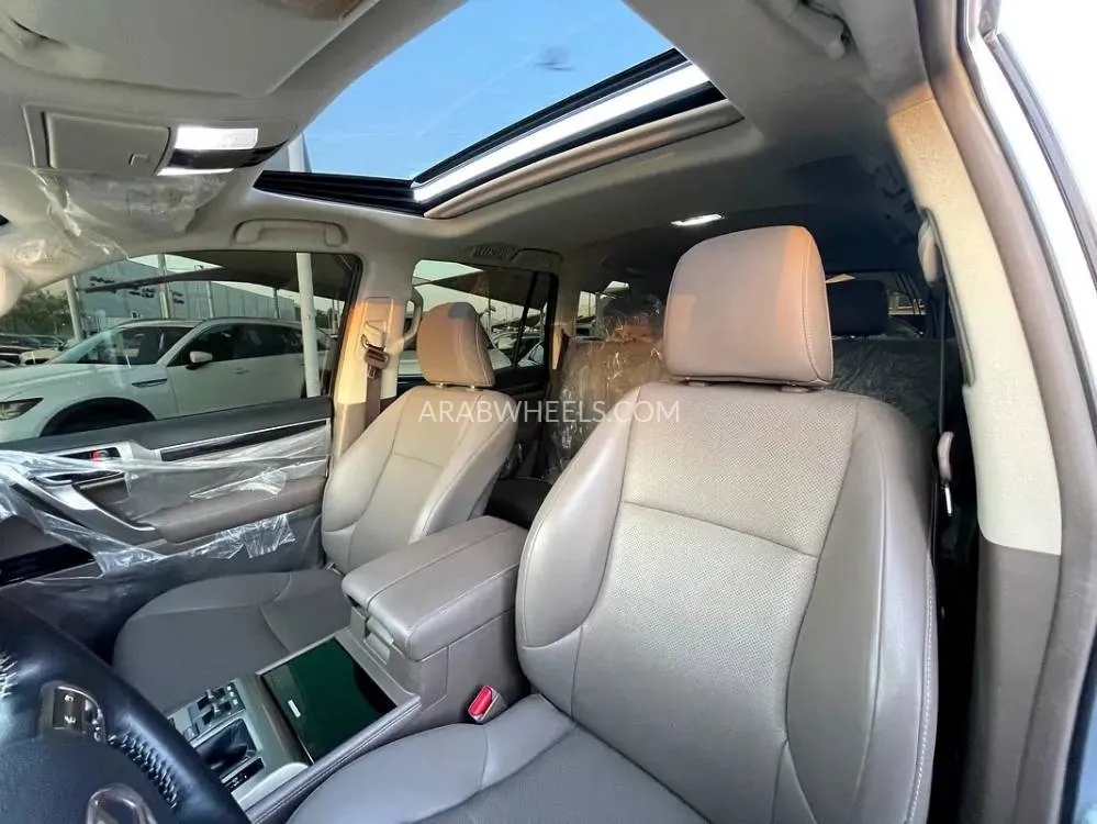 Lexus GX 2019 for Sale in Sharjah Image-5
