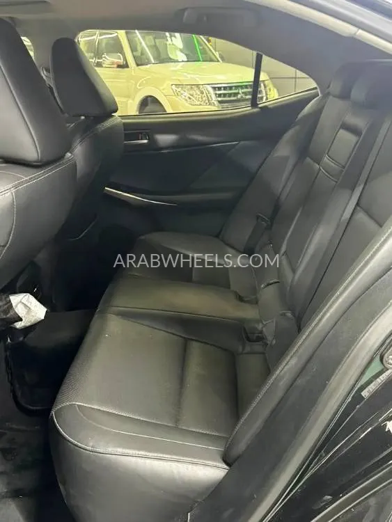 Lexus IS 2017 for Sale in Ajman Image-10