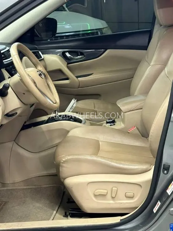 Nissan X-Trail 2016 for Sale in Ajman Image-8