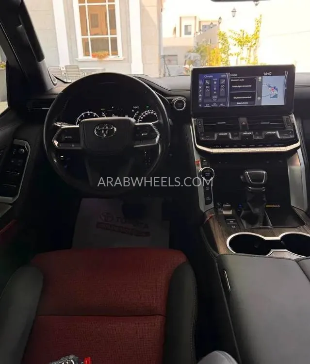 Toyota Land Cruiser 2023 for Sale in Ajman Image-6