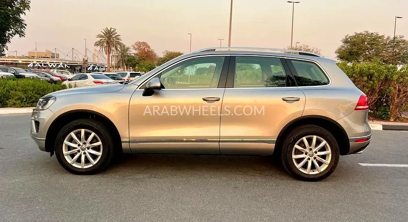 Volkswagen Touareg 2018 for Sale in Dubai Image-16