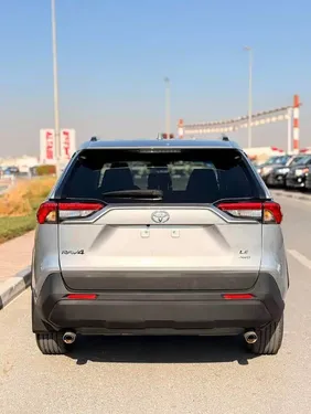 تويوتا راف 4 2.5L AWD LE  2021 for Sale