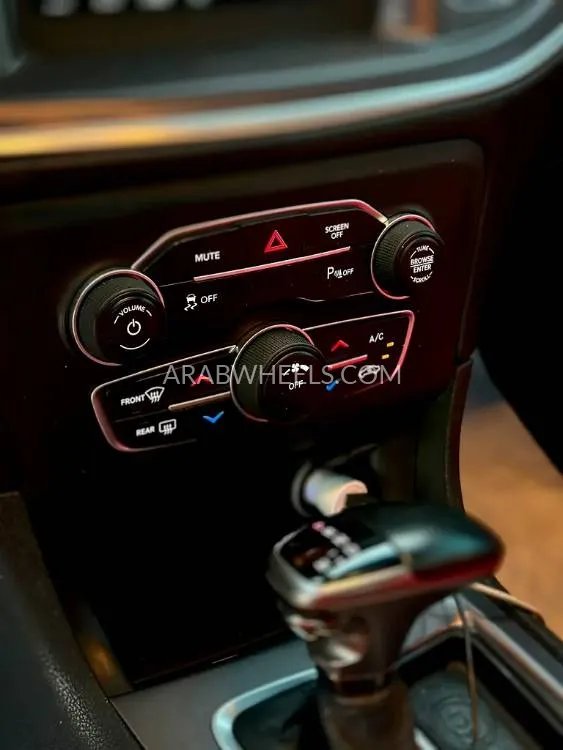 Dodge Charger 2019 for Sale in Dubai Image-4