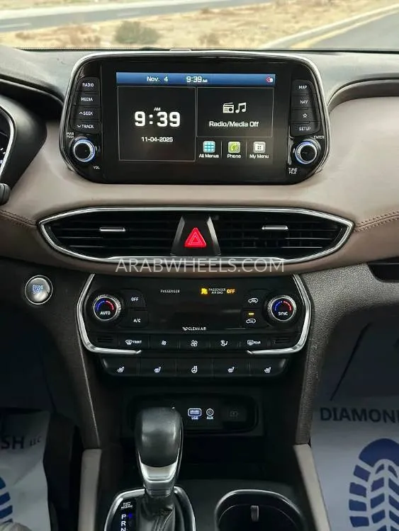 Hyundai Grand Santa Fe 2020 for Sale in Dubai Image-20