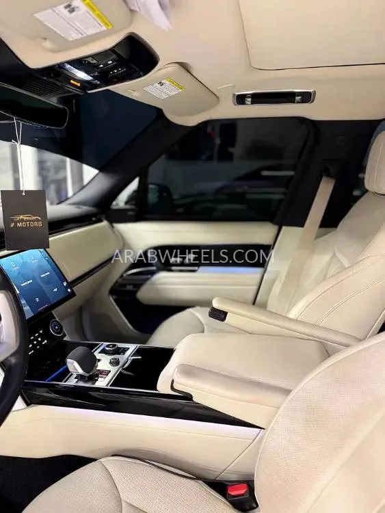 Land Rover Range Rover 2023 for Sale in Dubai Image-3