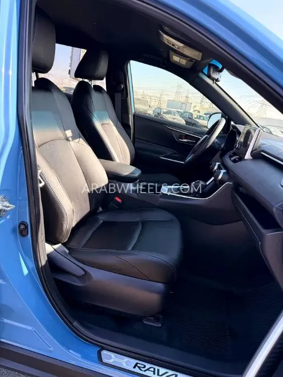 Toyota Rav4 2023 for Sale in Dubai Image-11