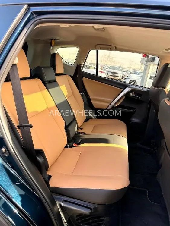Toyota Rav4 2018 for Sale in Dubai Image-3