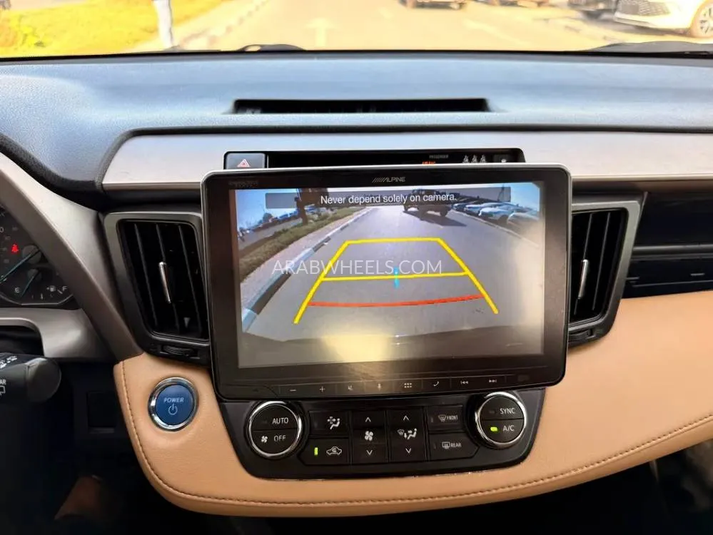 Toyota Rav4 2018 for Sale in Dubai Image-18