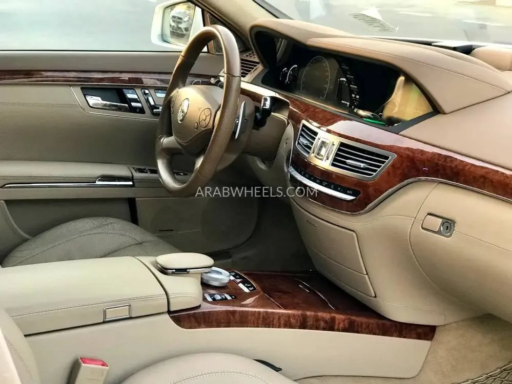 Mercedes Benz CLS Class 2010 for Sale in Dubai Image-5
