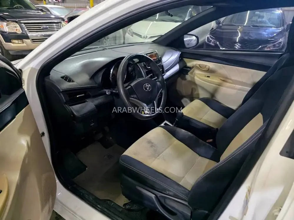 تويوتا يارس 2015 for Sale in عجمان Image-2