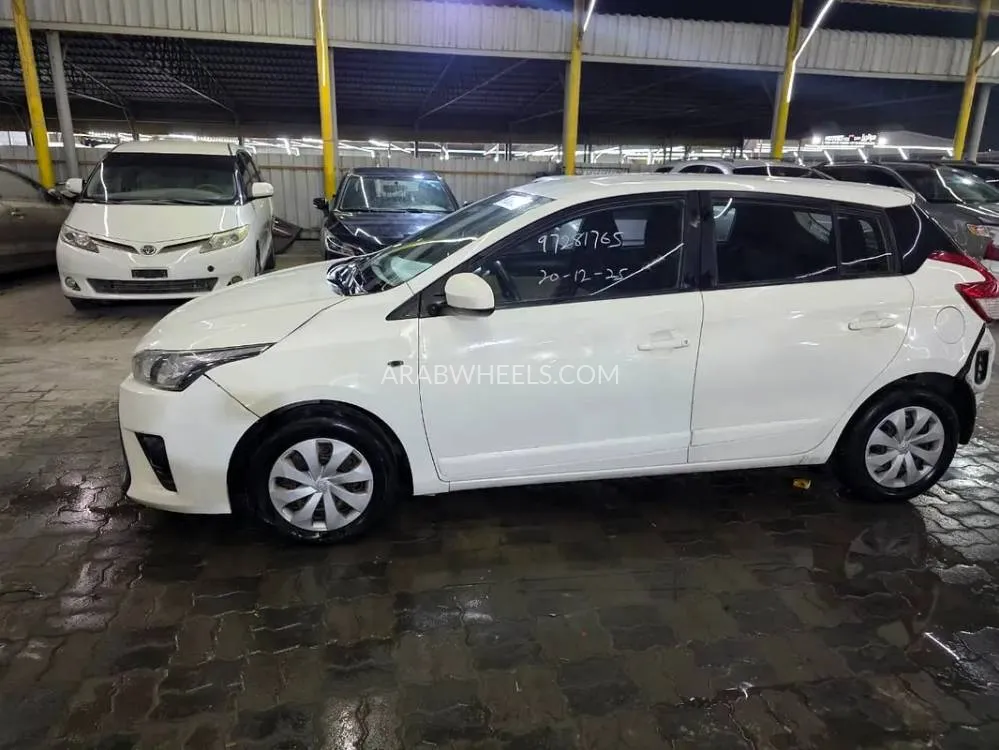 تويوتا يارس 2015 for Sale in عجمان Image-10