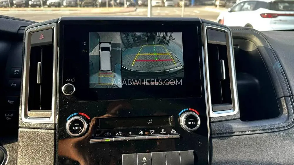 Toyota Granvia 2024 for Sale in Abu Dhabi Image-3