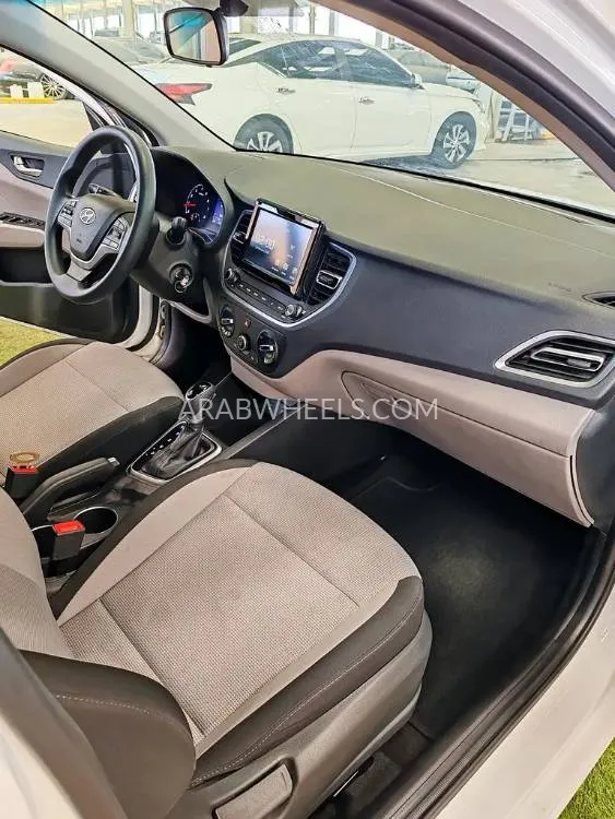 Hyundai Accent 2023 for Sale in Umm Al Quwain Image-2