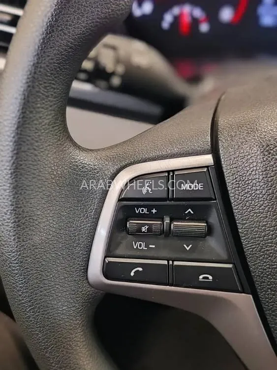 Hyundai Accent 2023 for Sale in Umm Al Quwain Image-13