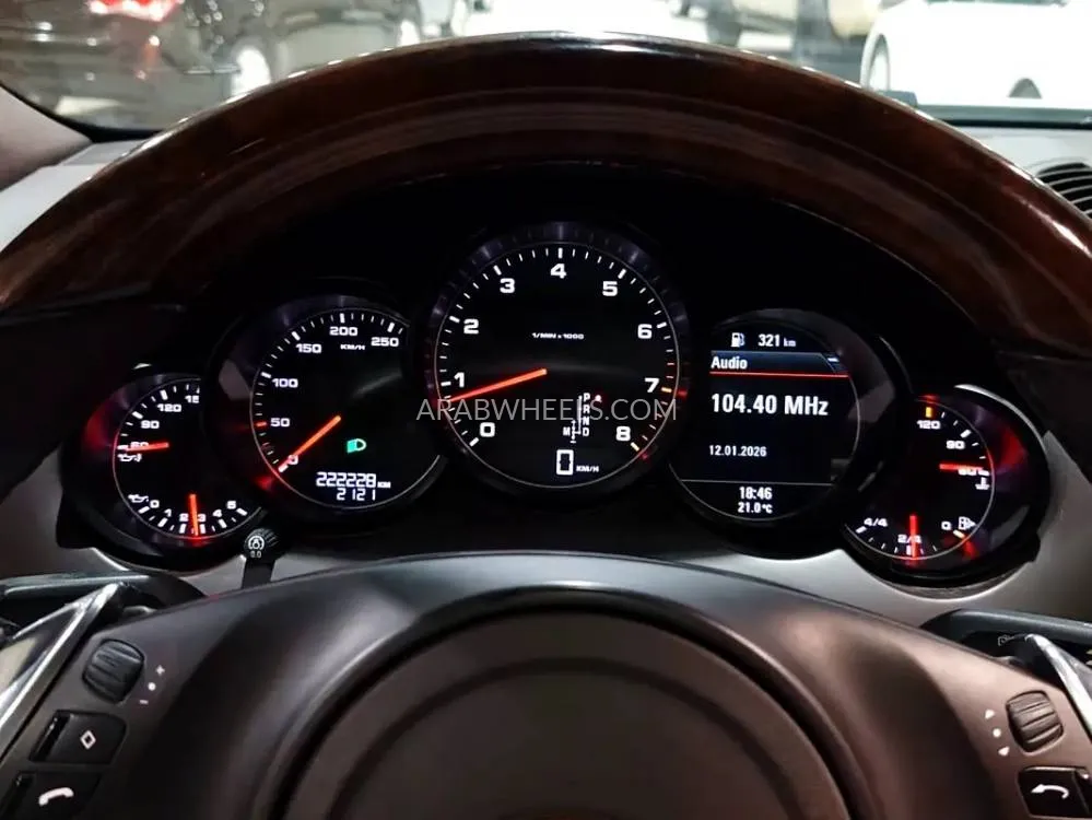 Porsche Cayenne 2013 for Sale in Umm Al Quwain Image-10