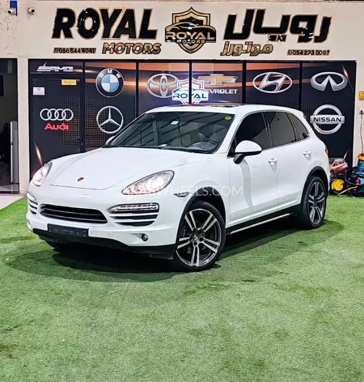 Porsche Cayenne 2013 for Sale in Umm Al Quwain Image-12