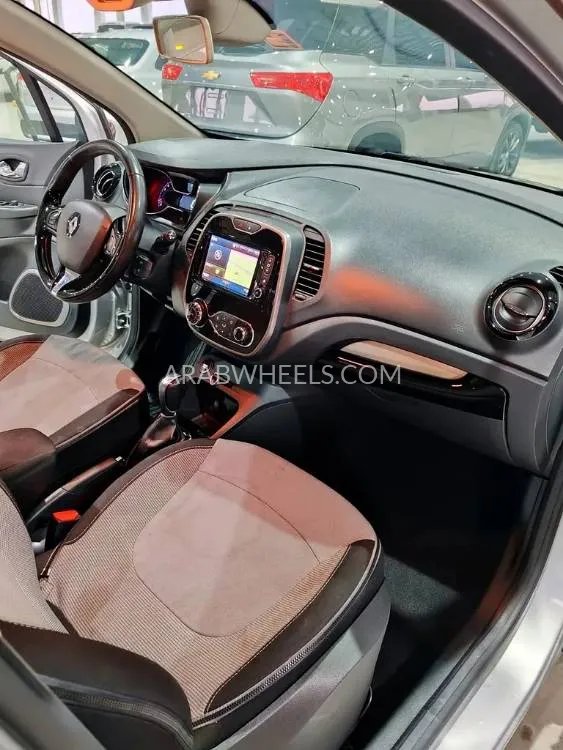 رينو كابتور 2017 for Sale in أم القيوين Image-3