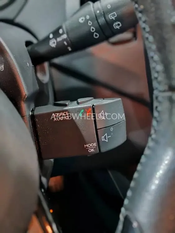 رينو كابتور 2017 for Sale in أم القيوين Image-18