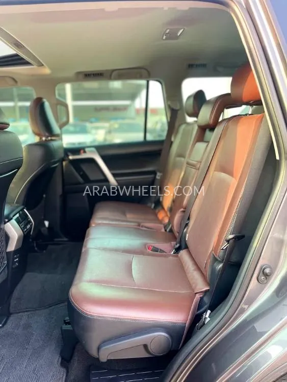 Toyota Land Cruiser Prado 2020 for Sale in Dubai Image-13