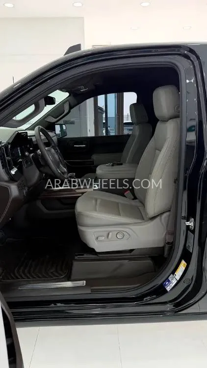 Chevrolet Silverado 2025 for Sale in Abu Dhabi Image-2