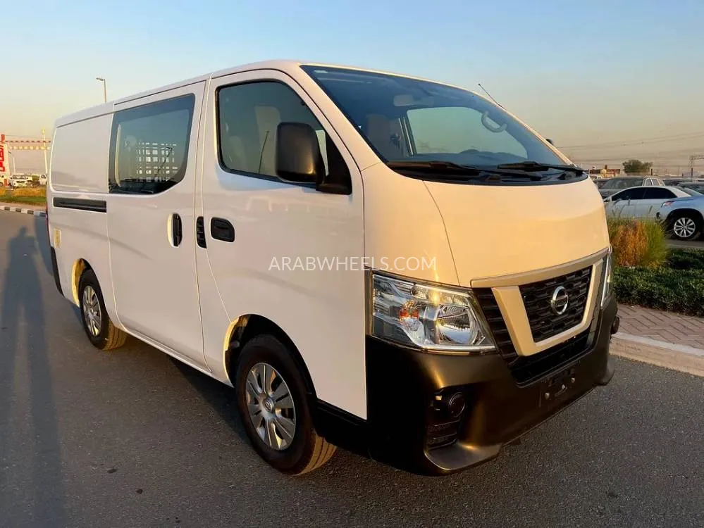 Nissan Urvan 2020 for Sale in Dubai Image-11