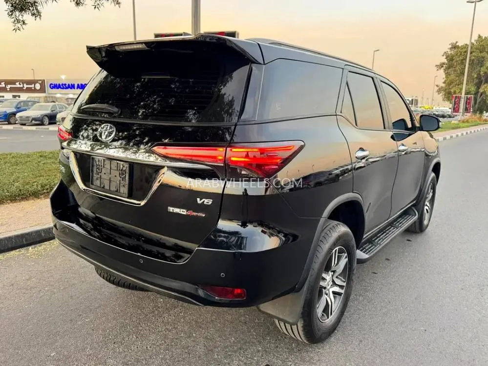 Toyota Fortuner 2022 for Sale in Dubai Image-7