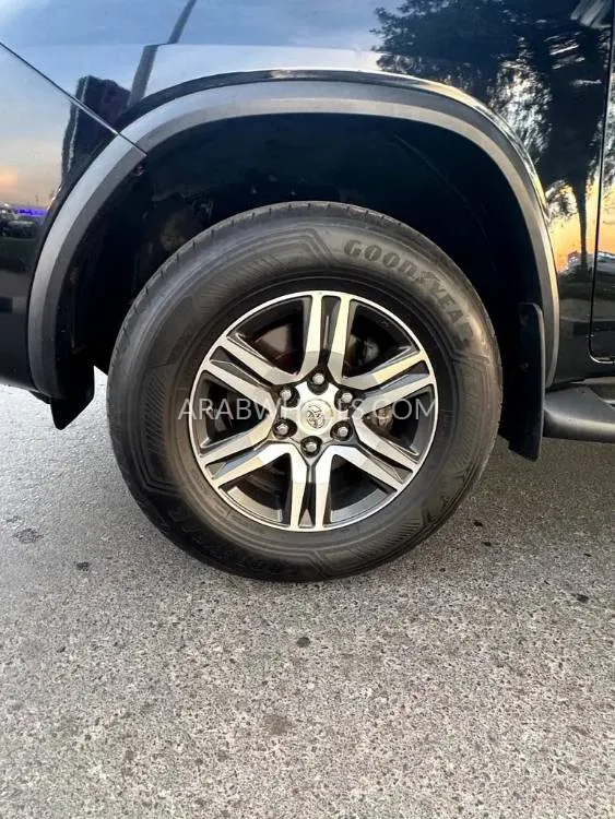 Toyota Fortuner 2022 for Sale in Dubai Image-11