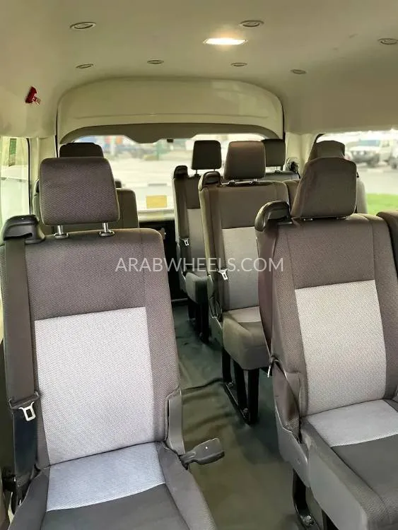 Toyota Hiace 2020 for Sale in Dubai Image-9