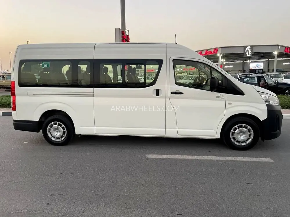Toyota Hiace 2020 for Sale in Dubai Image-11
