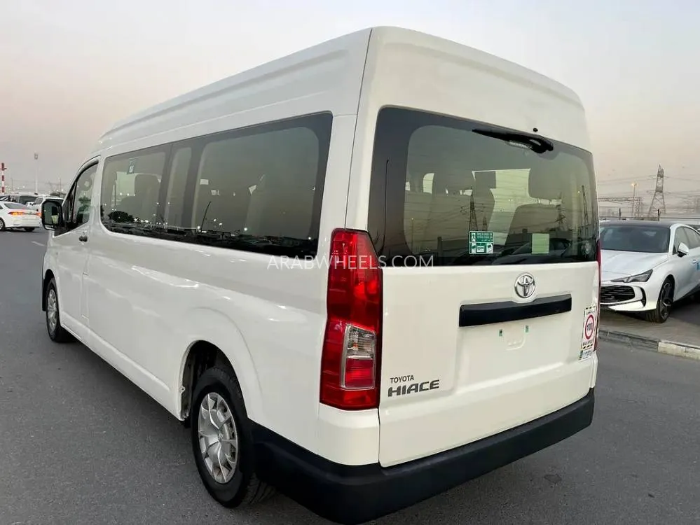 Toyota Hiace 2020 for Sale in Dubai Image-17