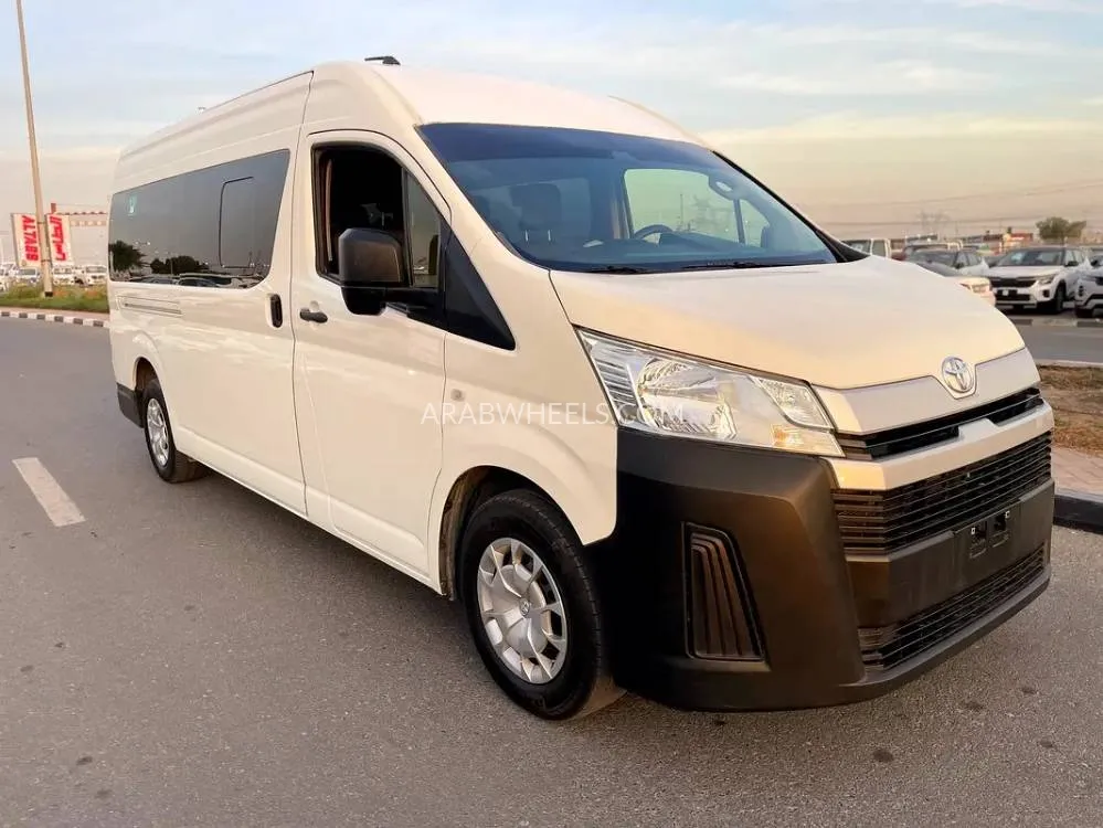 Toyota Hiace 2022 for Sale in Dubai Image-6