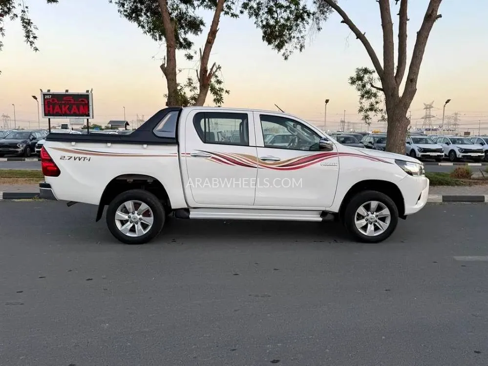 Toyota Hilux 2021 for Sale in Dubai Image-2