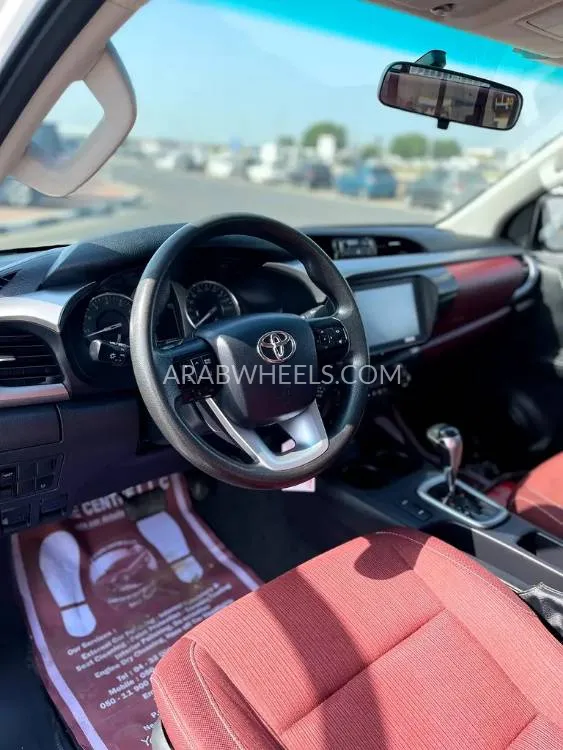 Toyota Hilux 2023 for Sale in Dubai Image-2