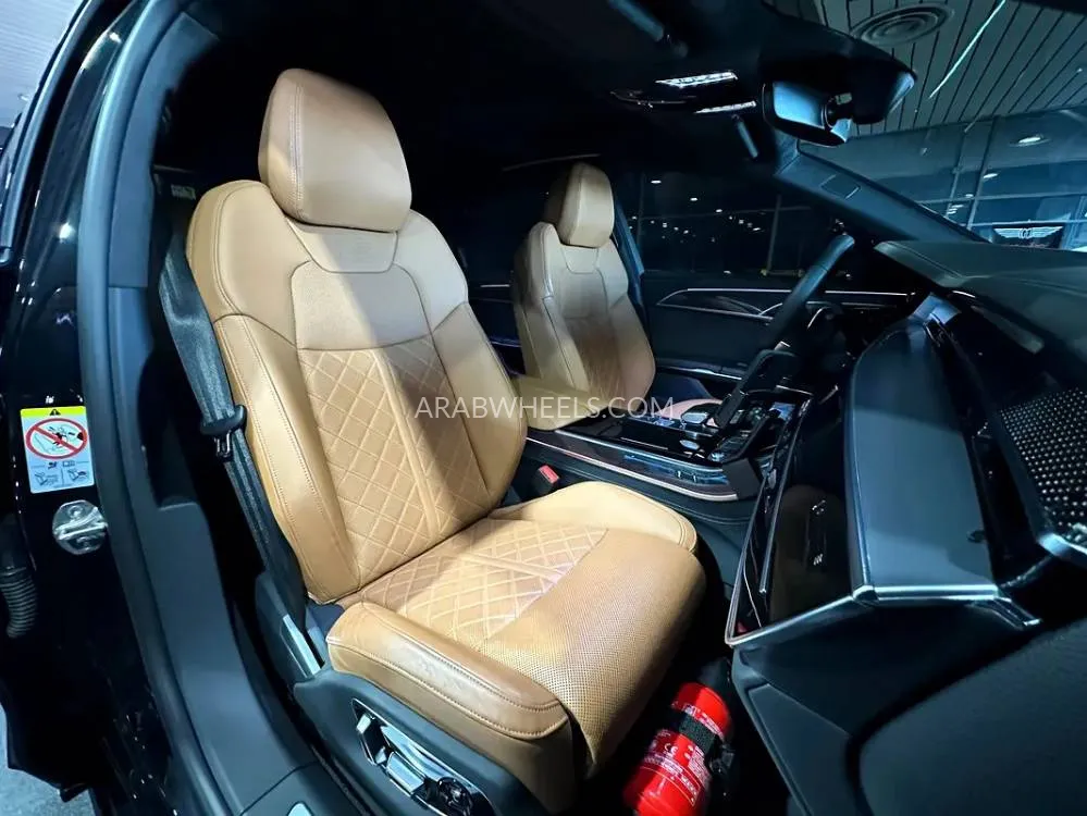 أودي إس 8 2022 for Sale in دبي Image-3