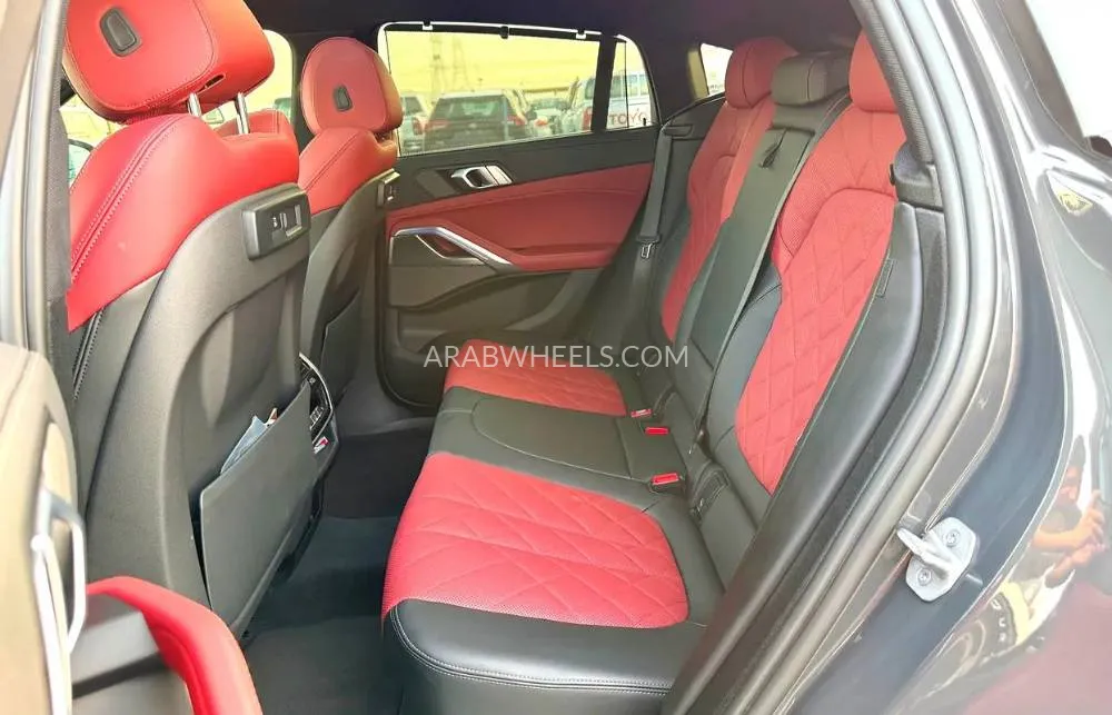 BMW X6 2023 for Sale in Dubai Image-3