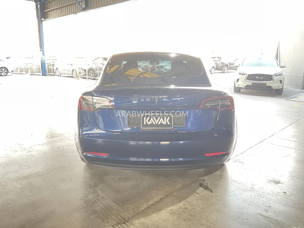 Tesla Model 3 2023 for Sale in Dubai Image-5