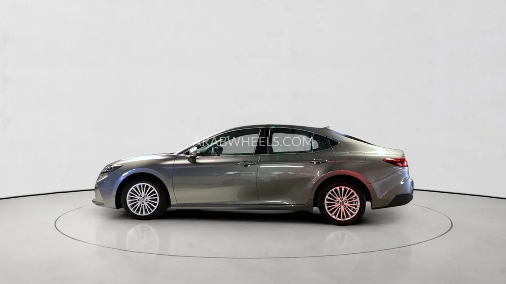 Toyota Camry 2025 for Sale in Sharjah Image-8