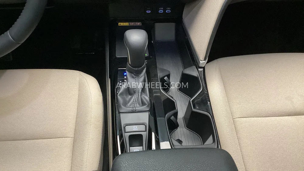 Toyota Camry 2025 for Sale in Sharjah Image-16