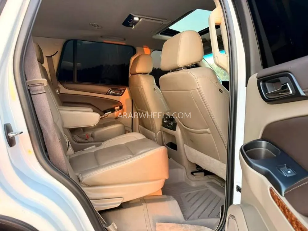 Chevrolet Tahoe 2019 for Sale in Sharjah Image-10