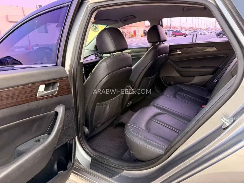 Hyundai Sonata 2018 for Sale in Sharjah Image-2