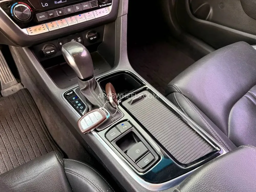 Hyundai Sonata 2018 for Sale in Sharjah Image-11