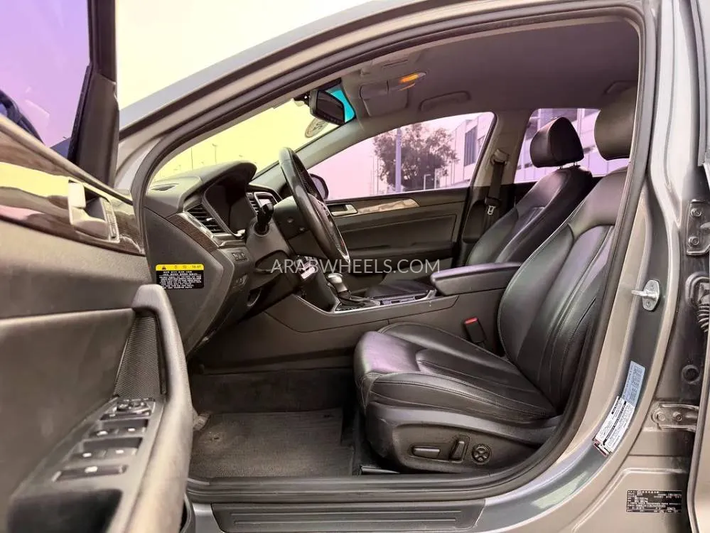 Hyundai Sonata 2018 for Sale in Sharjah Image-15