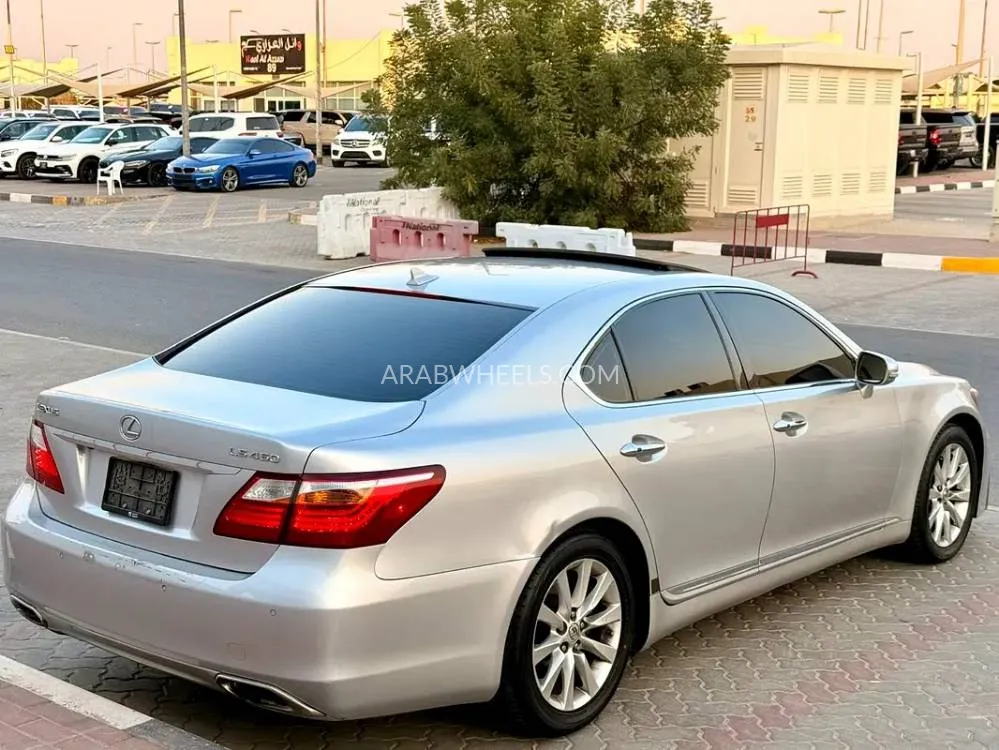 Lexus LS 2010 for Sale in Sharjah Image-17