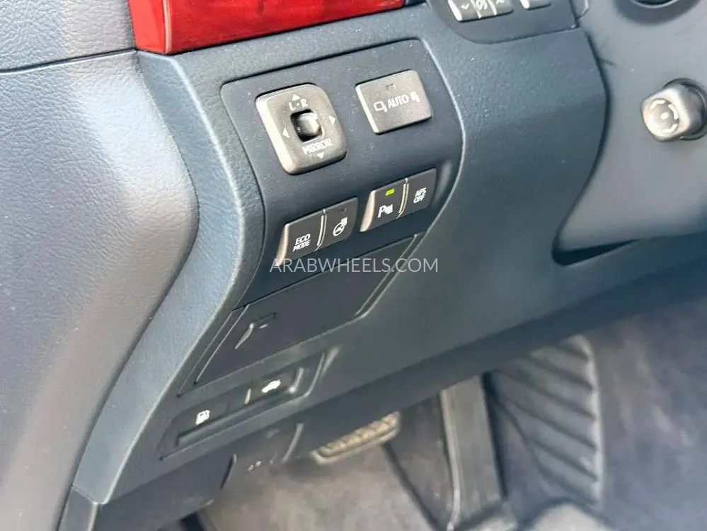 لكزس LS 2010 for Sale in الشارقة Image-14