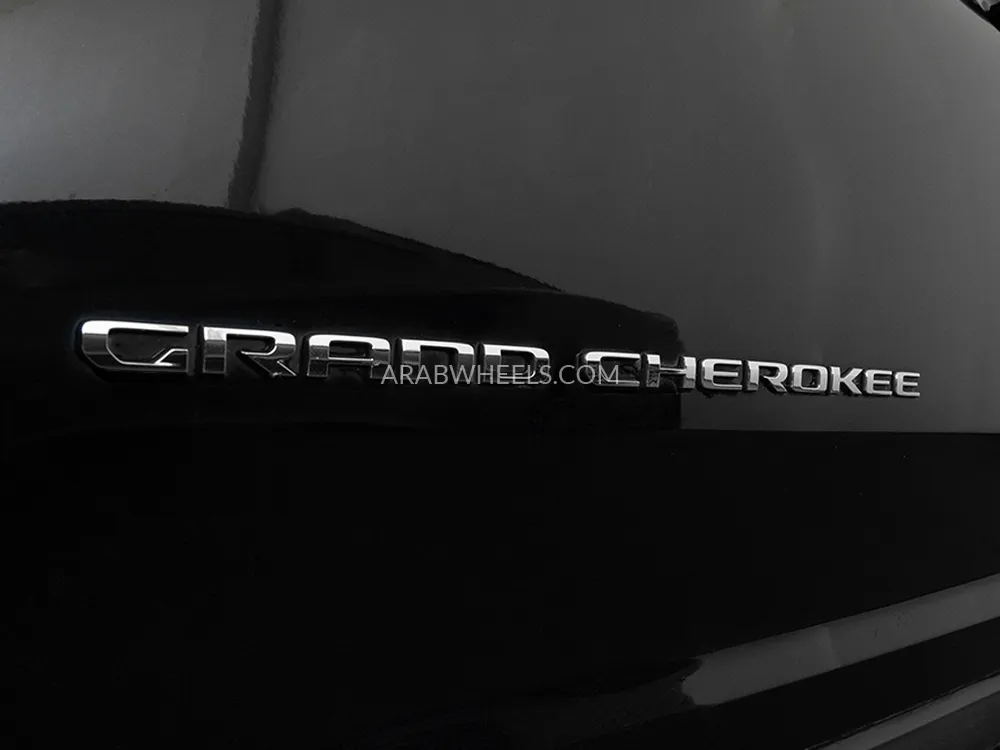 Jeep Grand Cherokee 2023 for Sale in Dubai Image-15