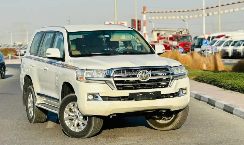 Toyota Land Cruiser 2018 for Sale in Dubai Image-3